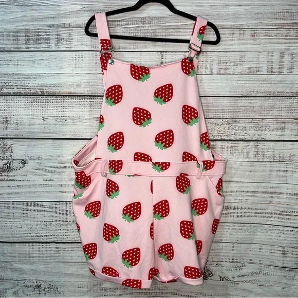 Hot Topic‎ 3X Strawberry Shortalls Plus Size Fruit Print Overalls - Picture 2 of 10